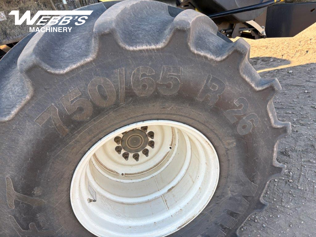 2025 New Holland CR9.90Z Combine