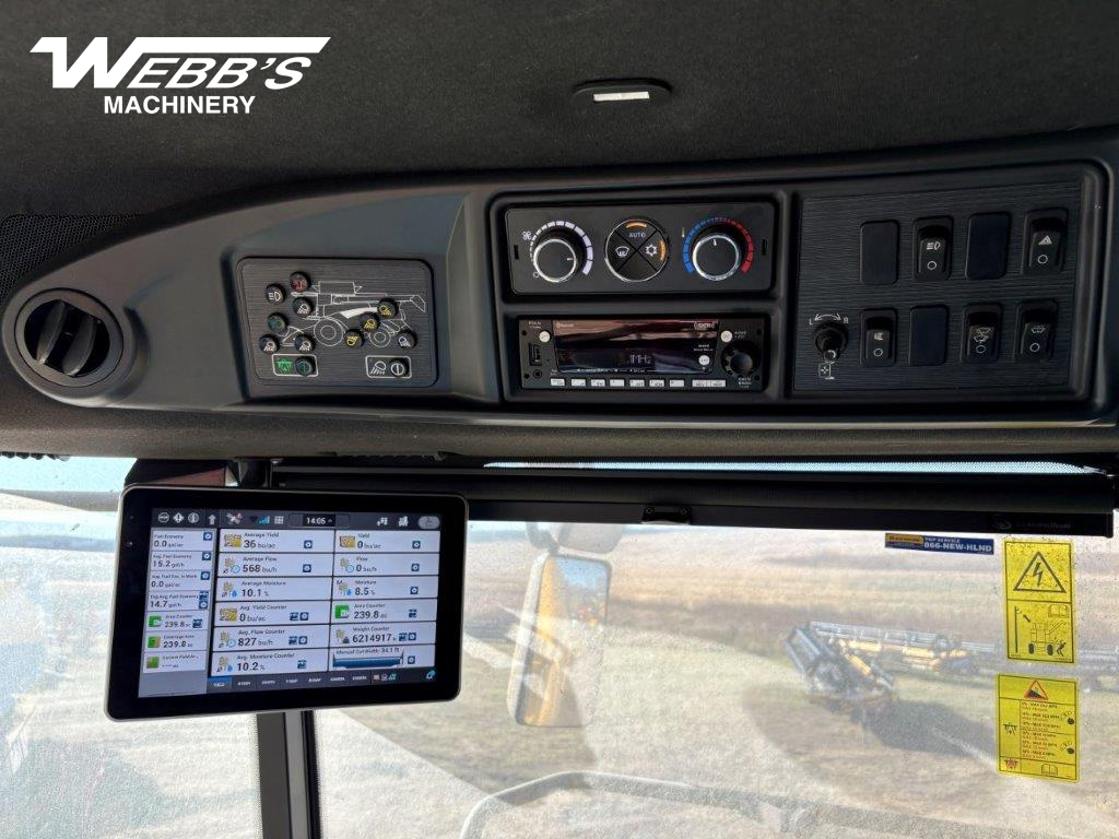 2025 New Holland CR9.90Z Combine