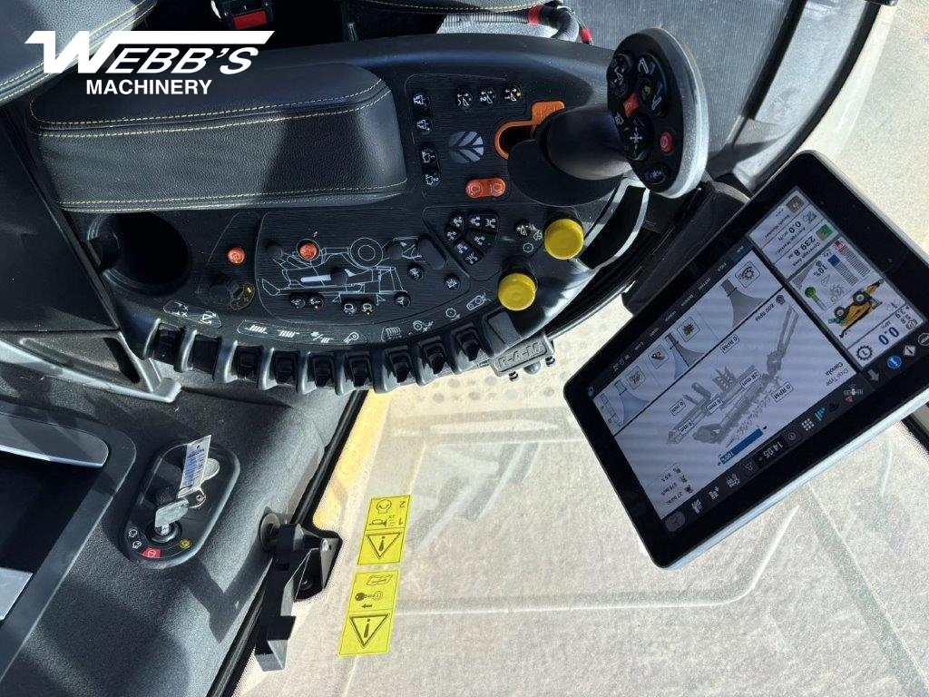 2025 New Holland CR9.90Z Combine