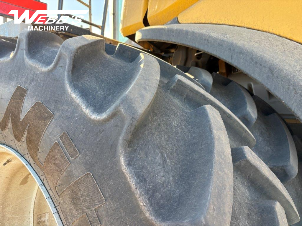 2025 New Holland CR9.90Z Combine