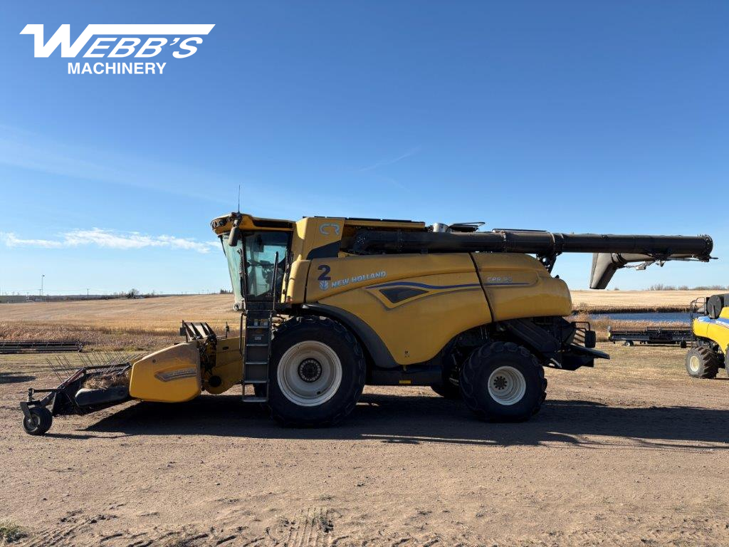 2025 New Holland CR9.90Z Combine