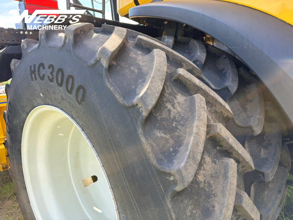 2025 New Holland CR9.90Z Combine