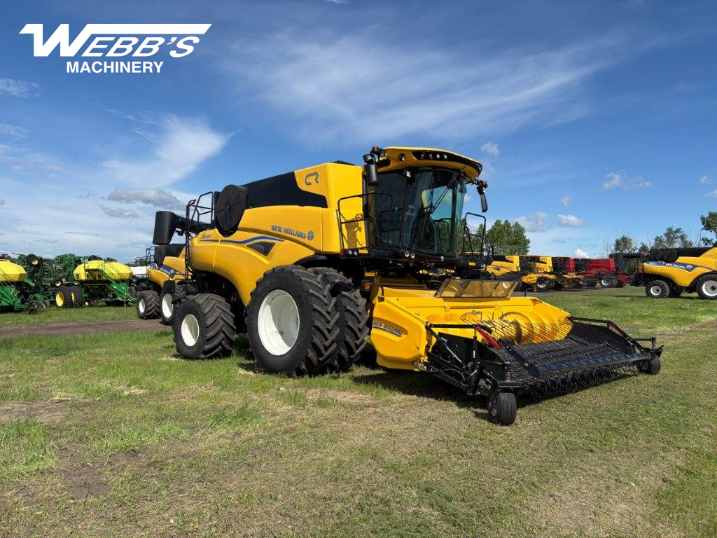 2025 New Holland CR9.90Z Combine