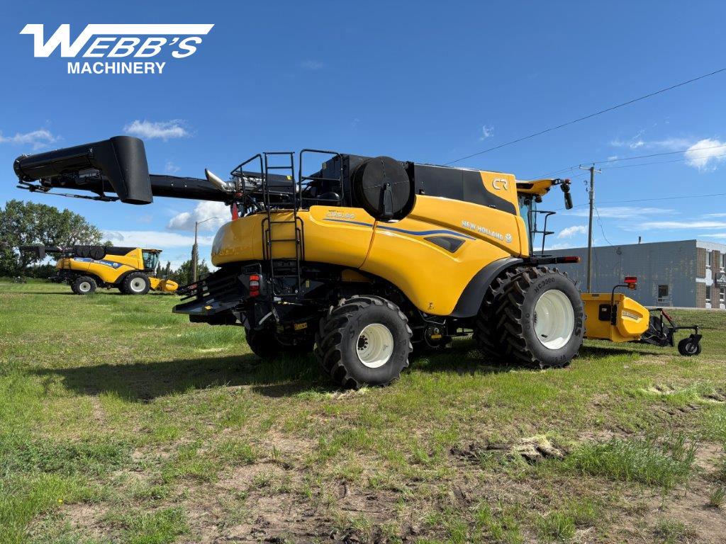 2025 New Holland CR9.90Z Combine