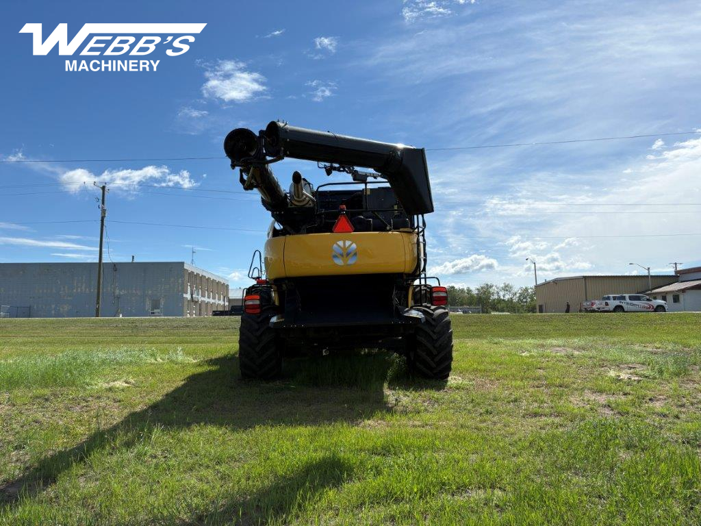 2025 New Holland CR9.90Z Combine