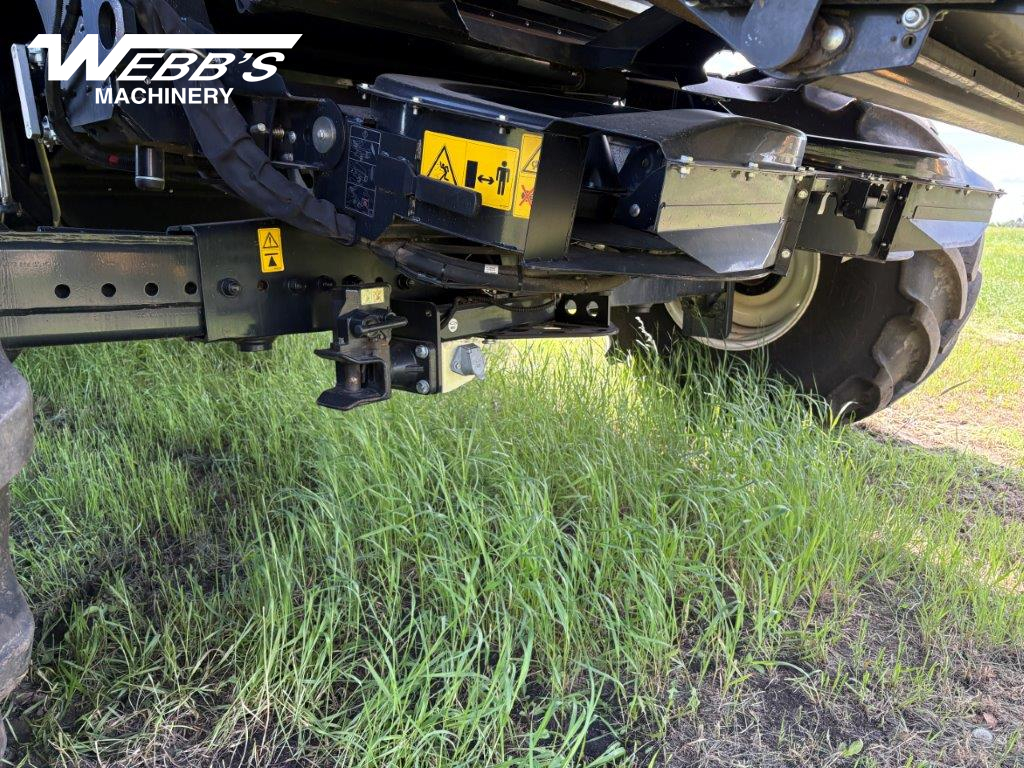 2025 New Holland CR9.90Z Combine