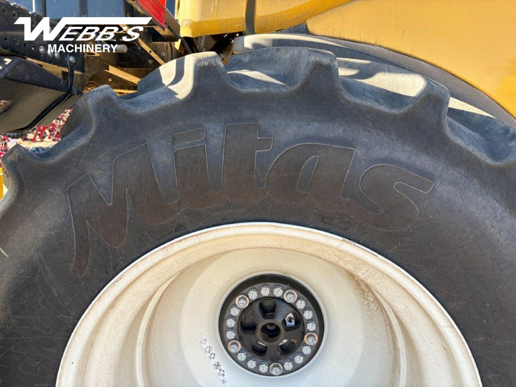 2025 New Holland CR9.90Z Combine