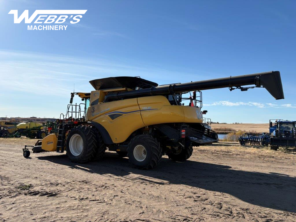 2025 New Holland CR9.90Z Combine