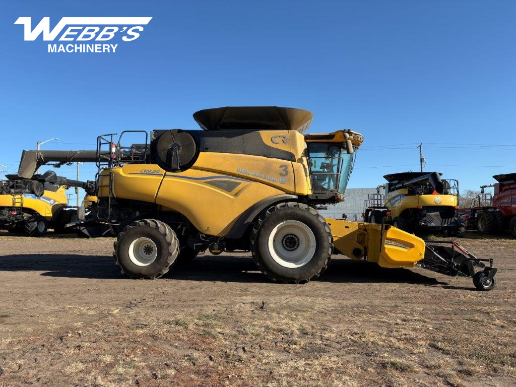 2025 New Holland CR9.90Z Combine