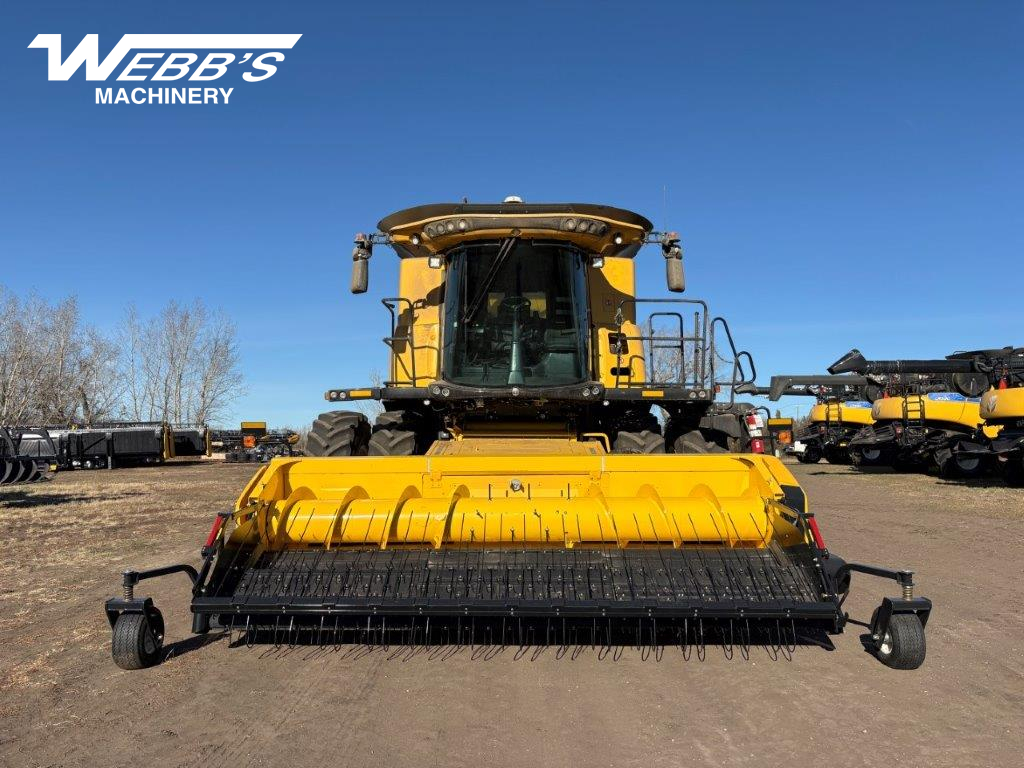 2025 New Holland CR9.90Z Combine