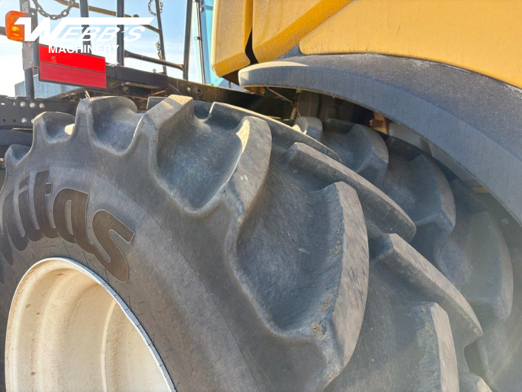 2025 New Holland CR9.90Z Combine