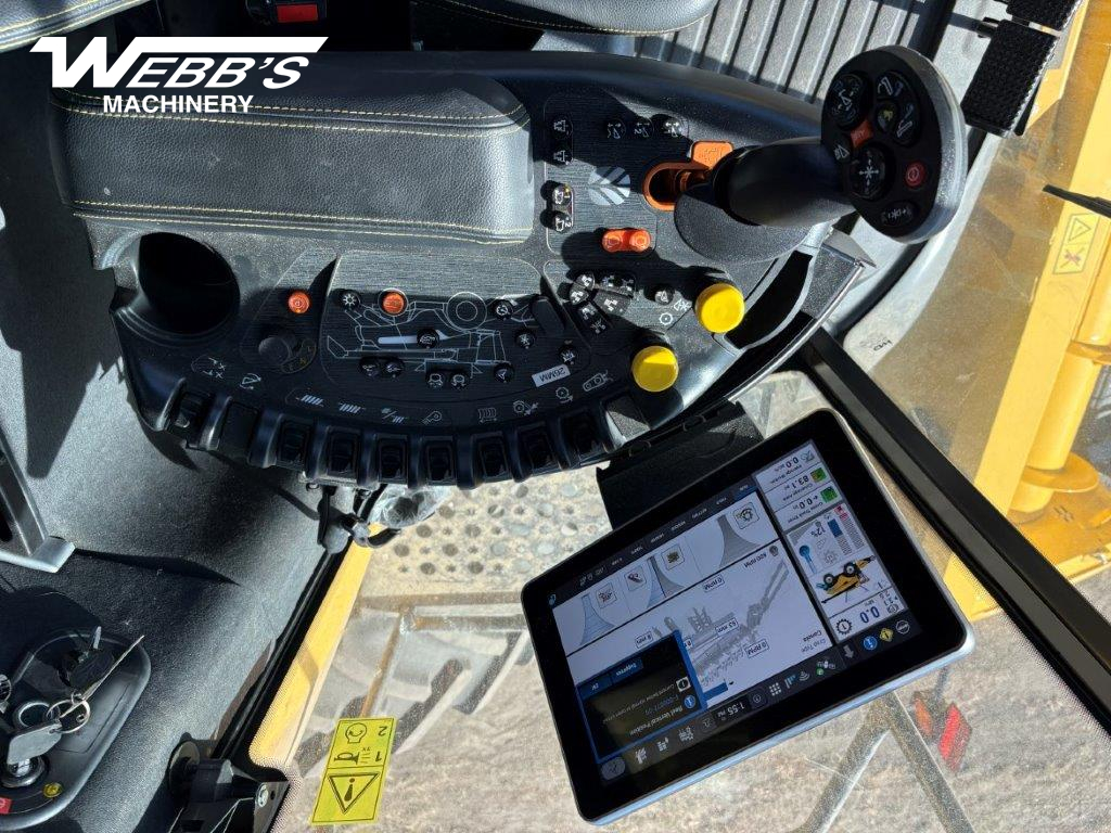 2025 New Holland CR9.90Z Combine