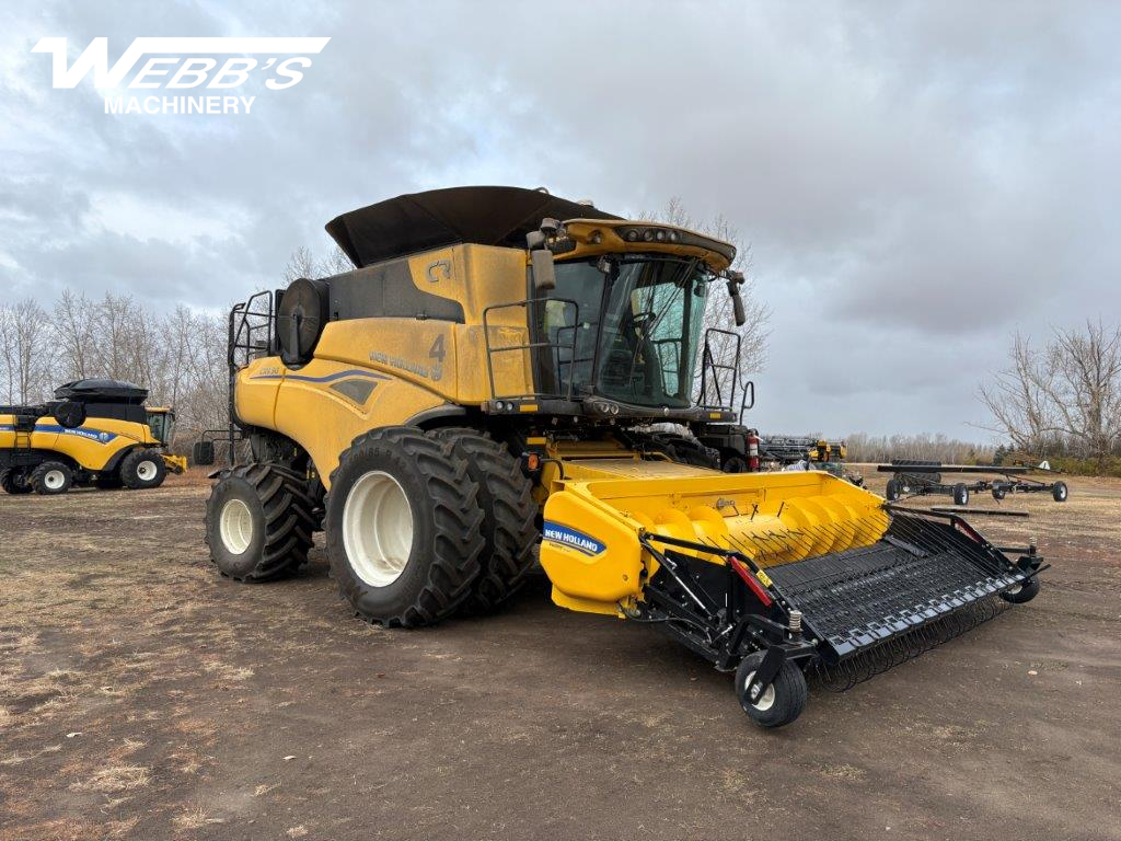 2025 New Holland CR9.90Z Combine