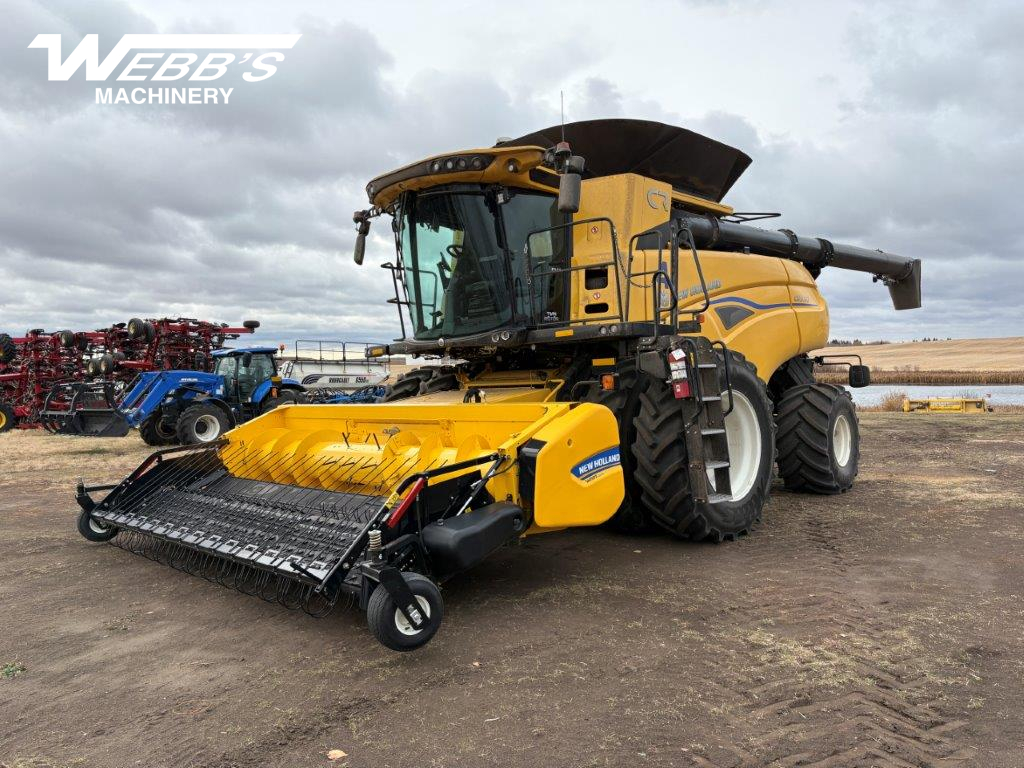 2025 New Holland CR9.90Z Combine