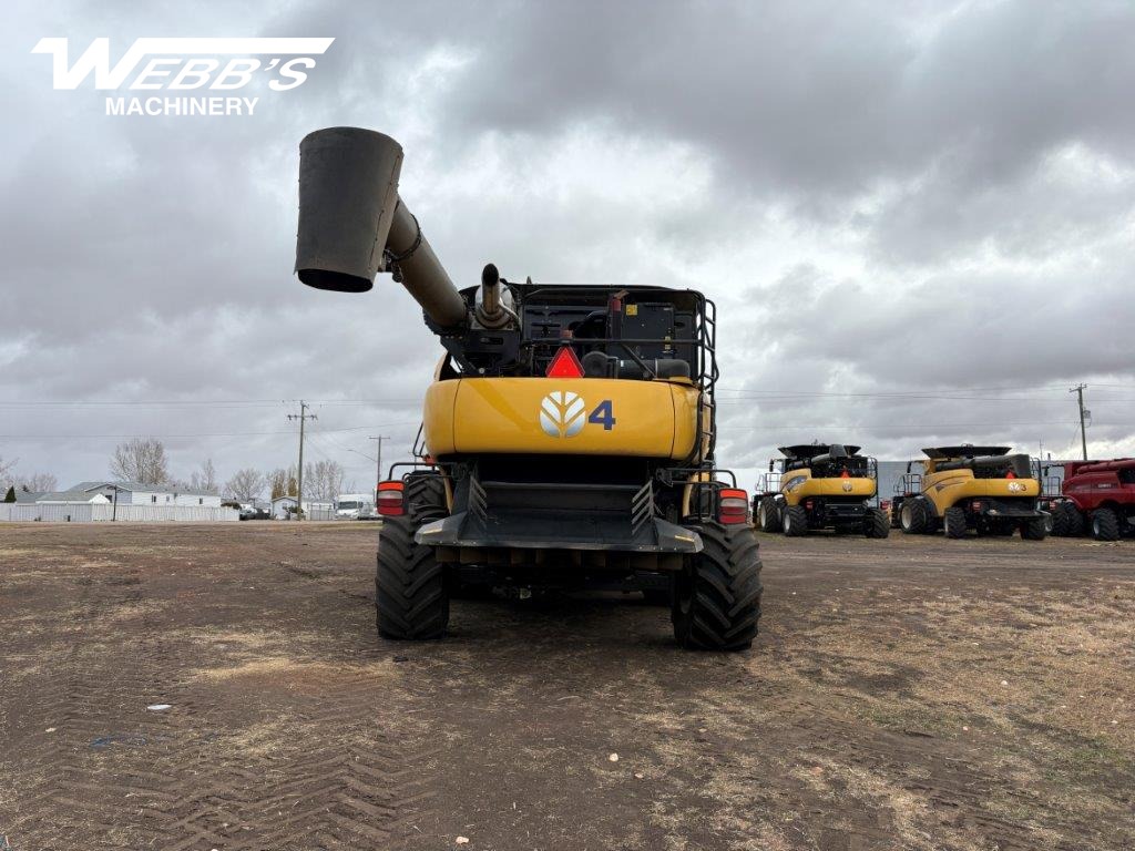 2025 New Holland CR9.90Z Combine