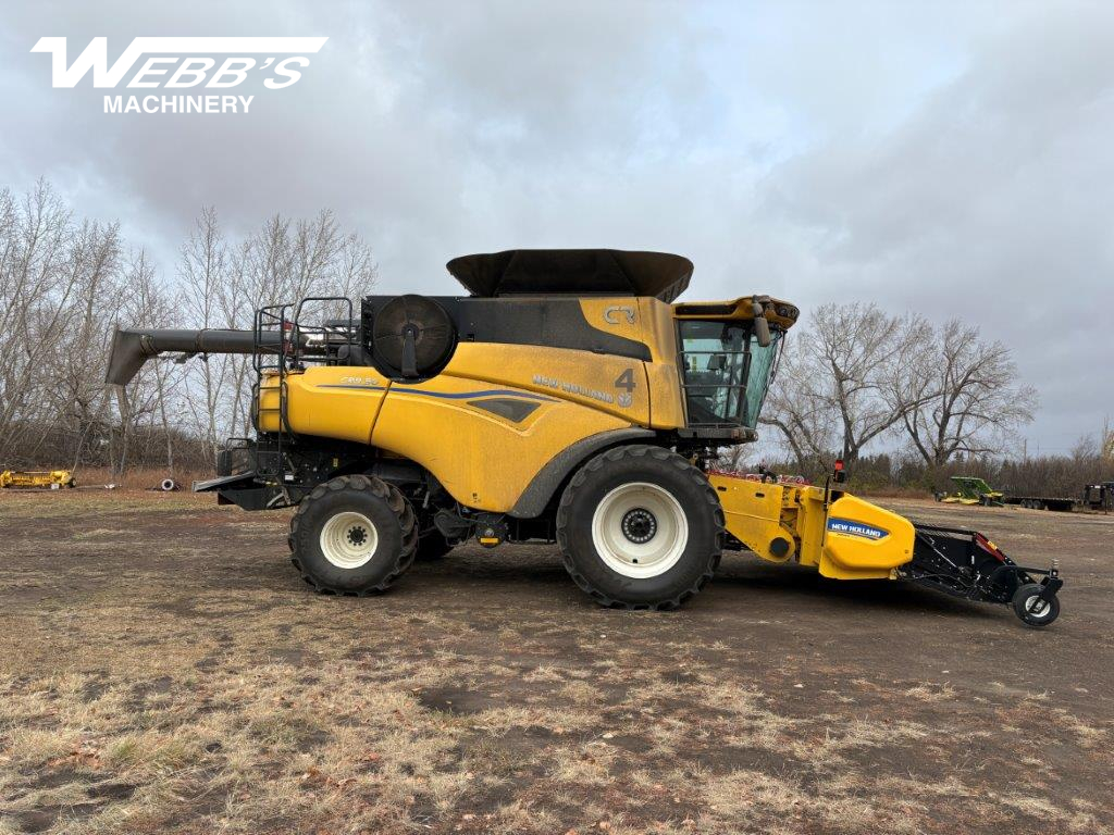 2025 New Holland CR9.90Z Combine