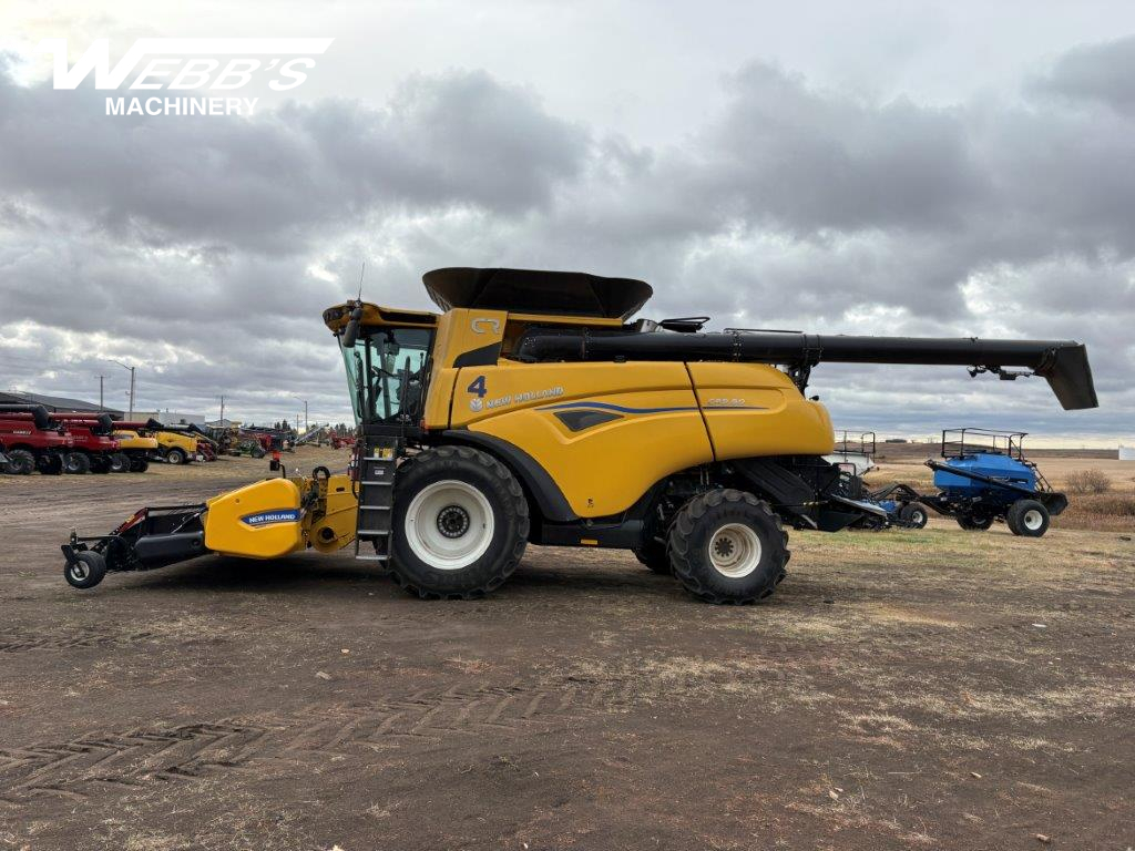 2025 New Holland CR9.90Z Combine