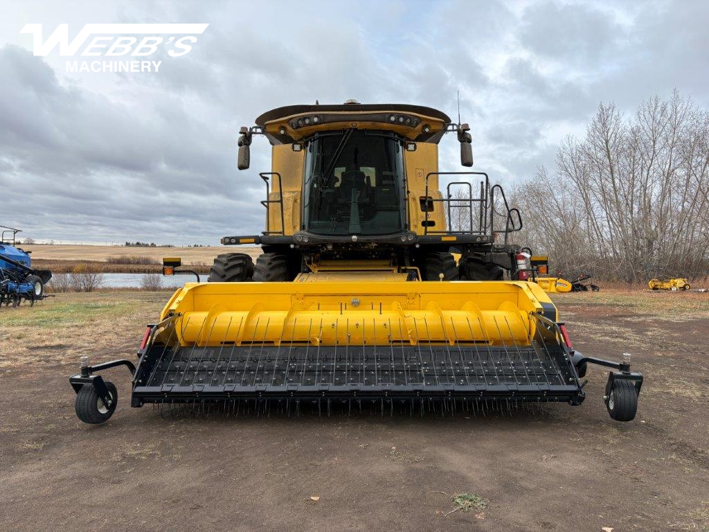 2025 New Holland CR9.90Z Combine
