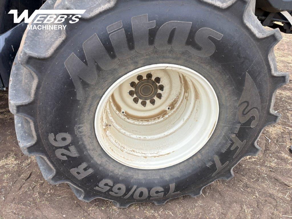 2025 New Holland CR9.90Z Combine