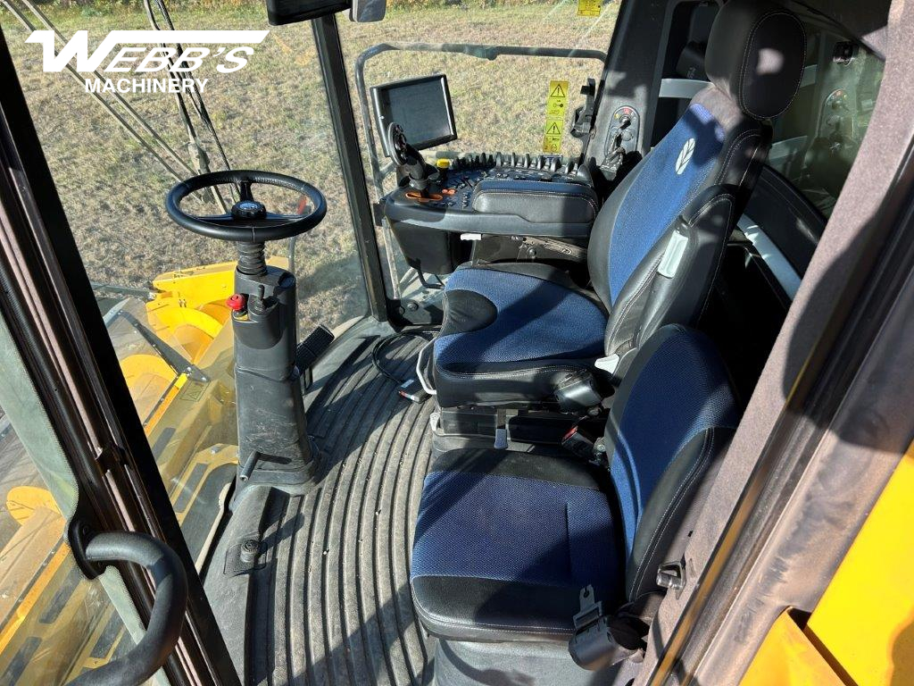 2023 New Holland CR10.90Z Combine