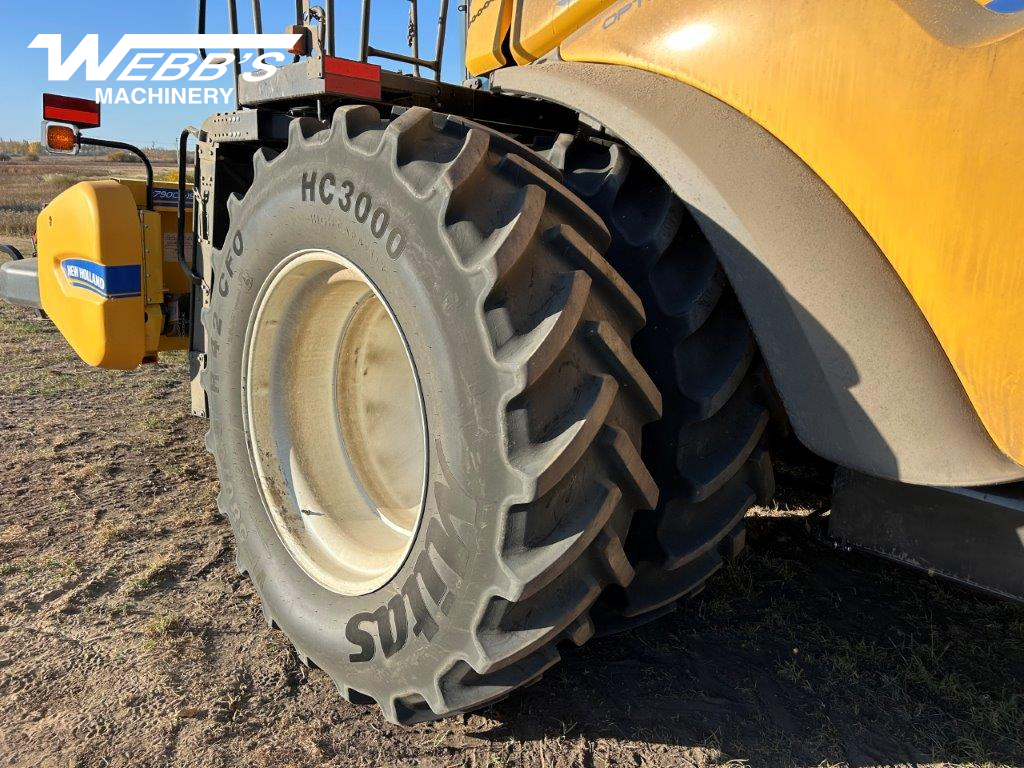 2023 New Holland CR10.90Z Combine