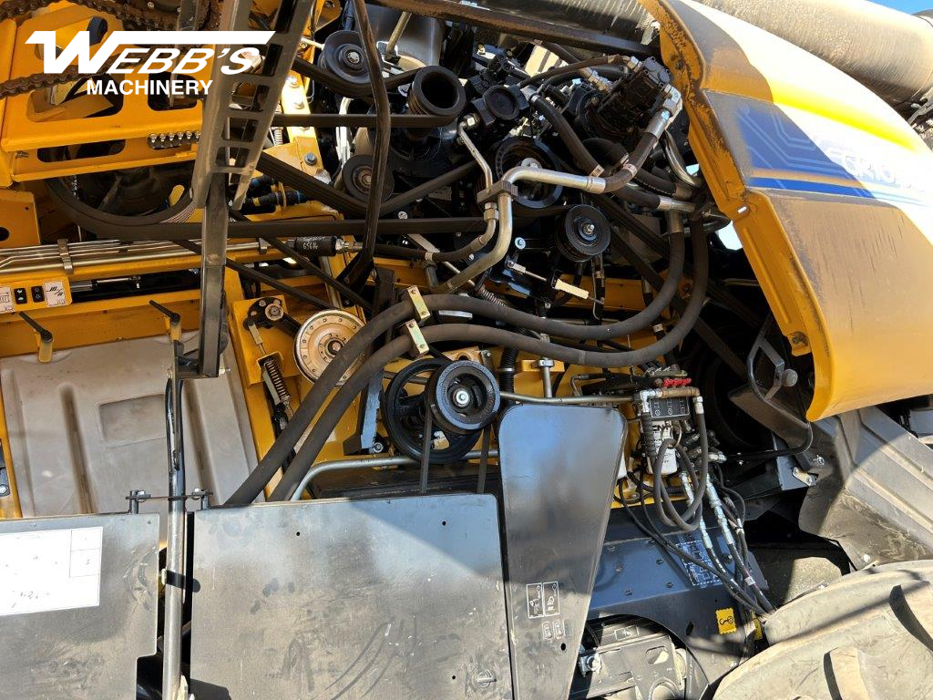 2023 New Holland CR10.90Z Combine