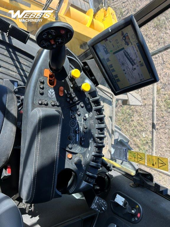 2023 New Holland CR10.90Z Combine