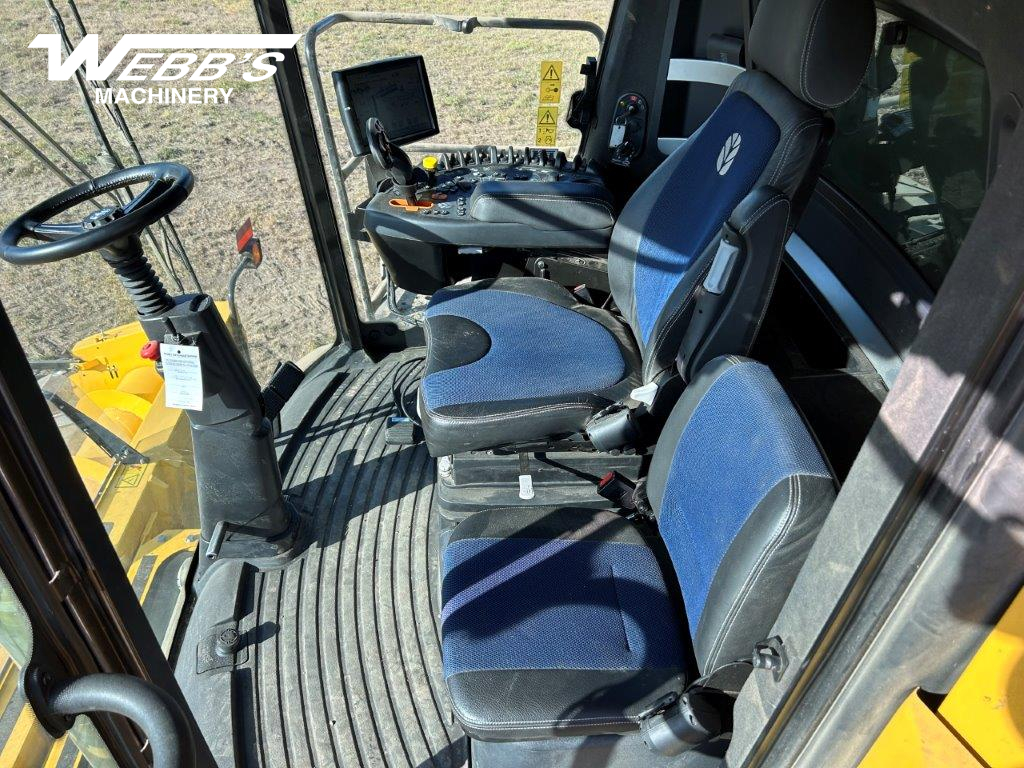 2023 New Holland CR10.90Z Combine