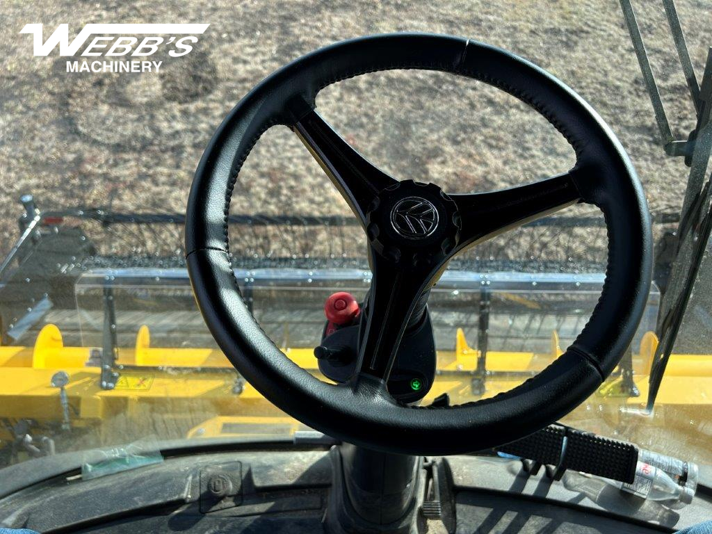 2025 New Holland CR10.90Z Combine