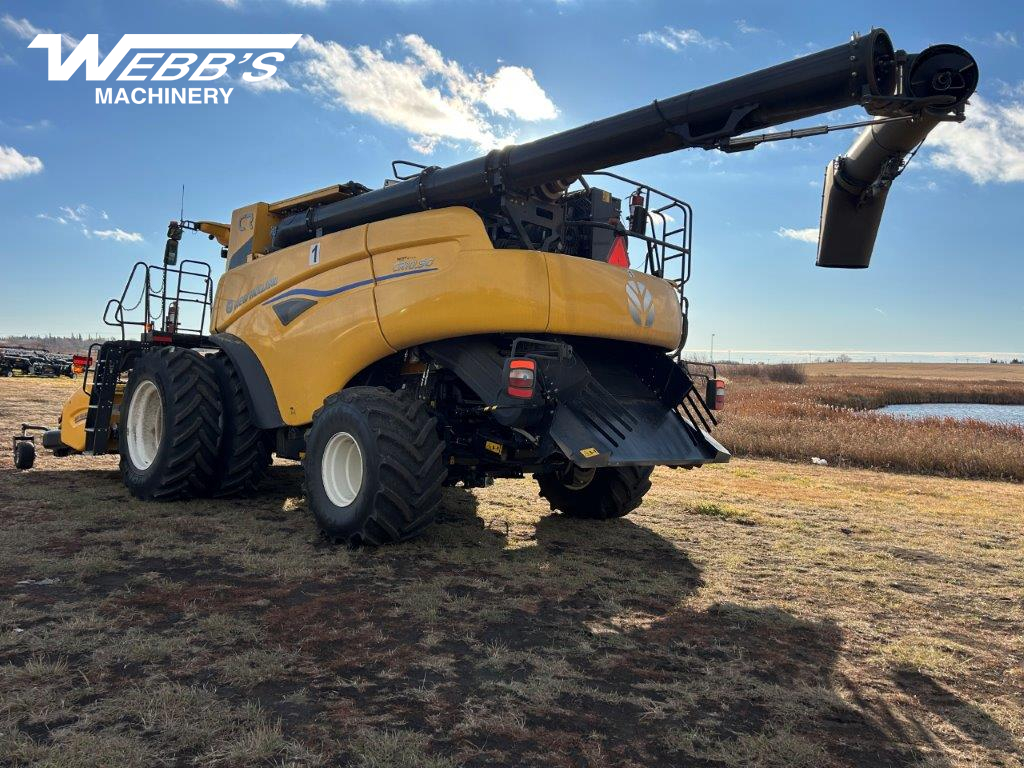 2025 New Holland CR10.90Z Combine