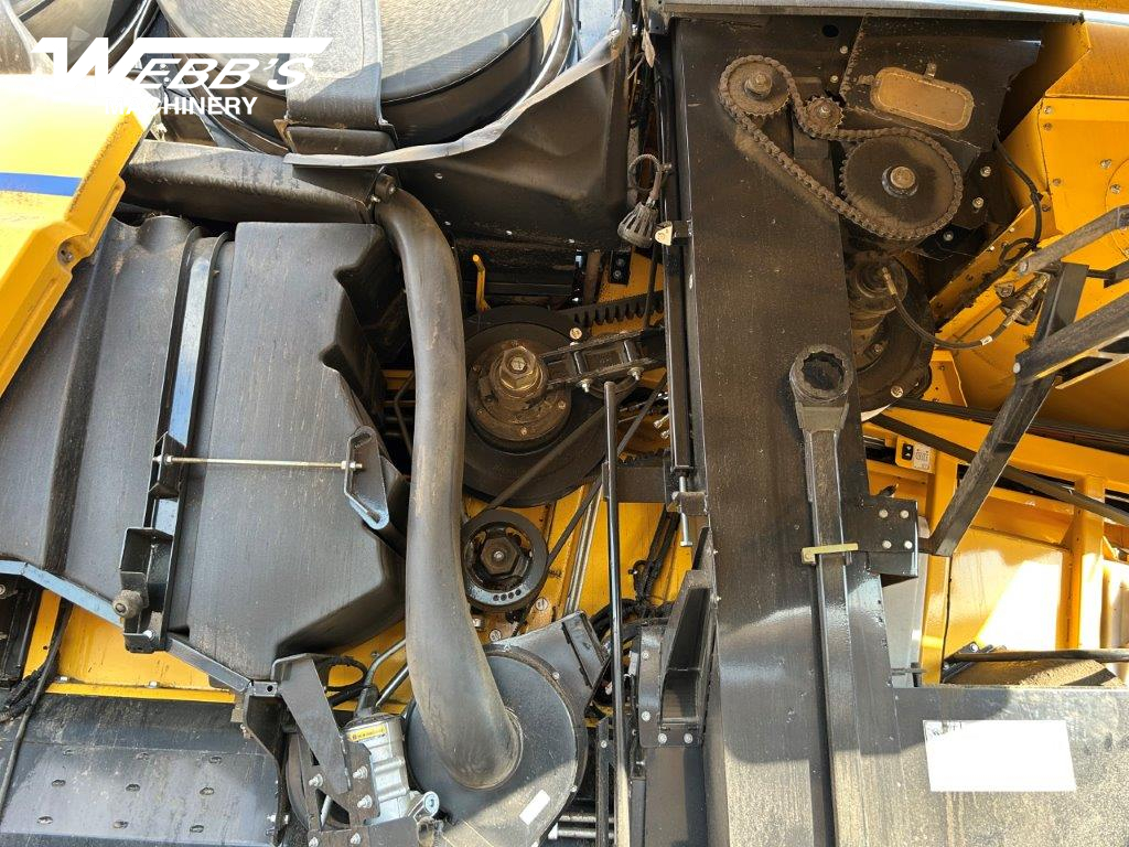 2025 New Holland CR10.90Z Combine