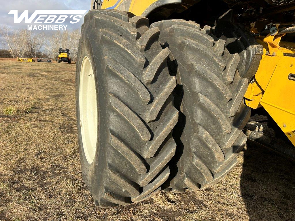 2025 New Holland CR10.90Z Combine