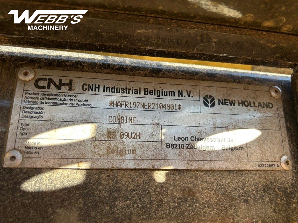 2025 New Holland CR10.90Z Combine