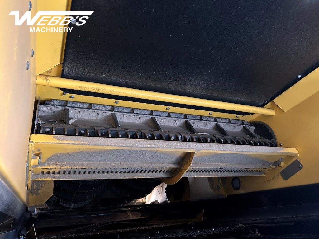 2025 New Holland CR10.90Z Combine