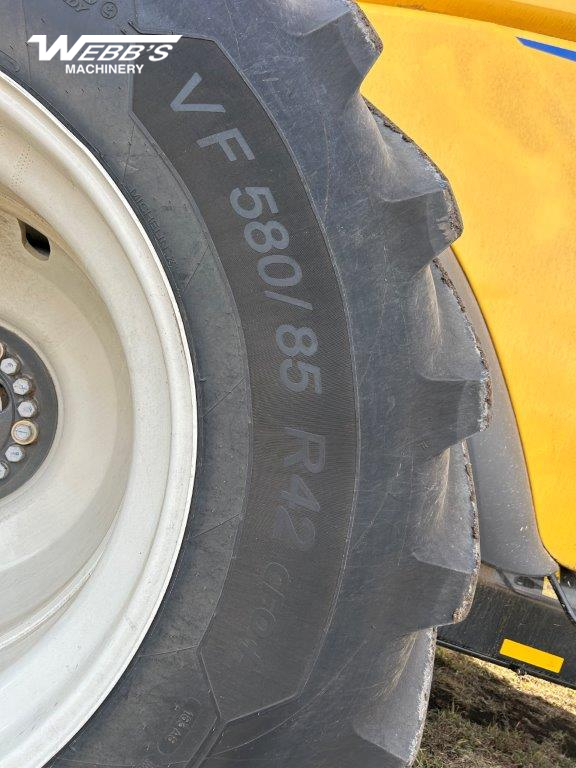 2025 New Holland CR10.90Z Combine