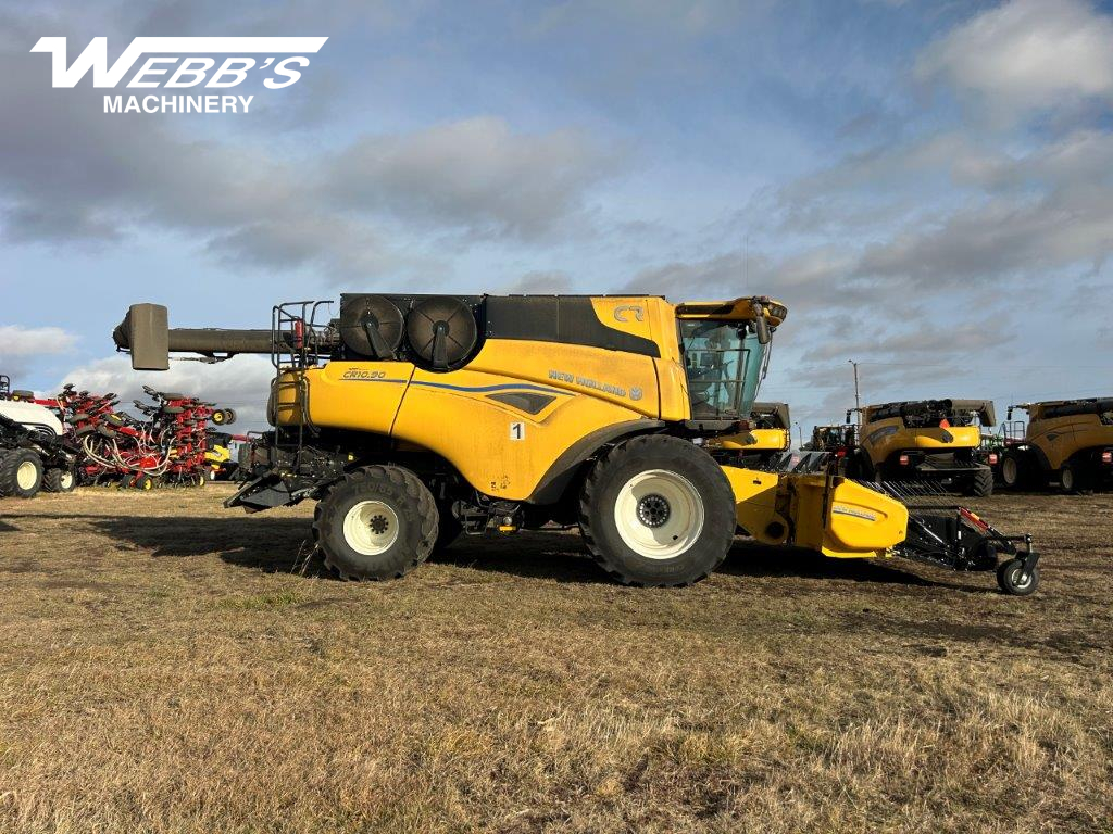 2025 New Holland CR10.90Z Combine