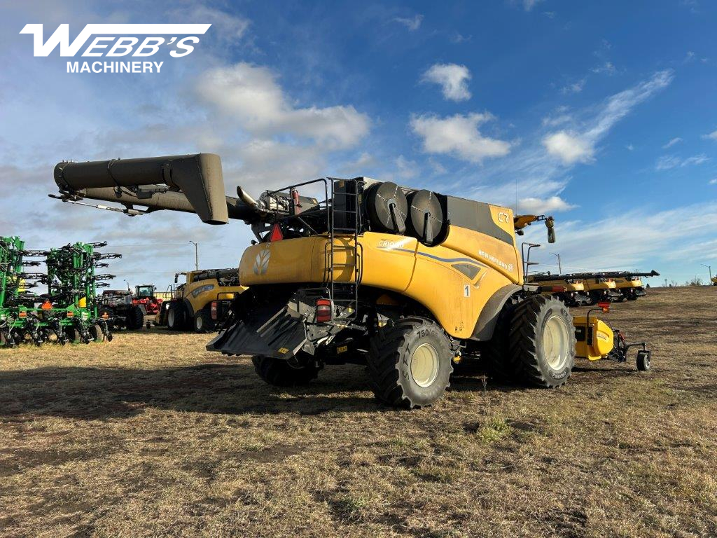 2025 New Holland CR10.90Z Combine