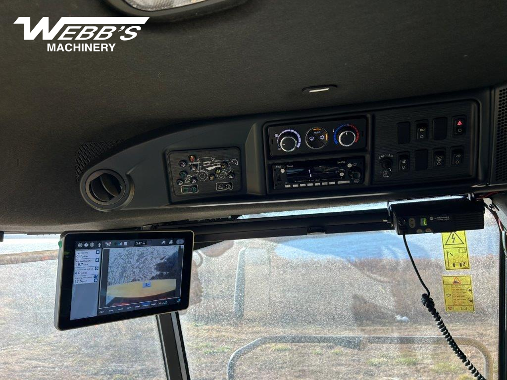 2025 New Holland CR10.90Z Combine