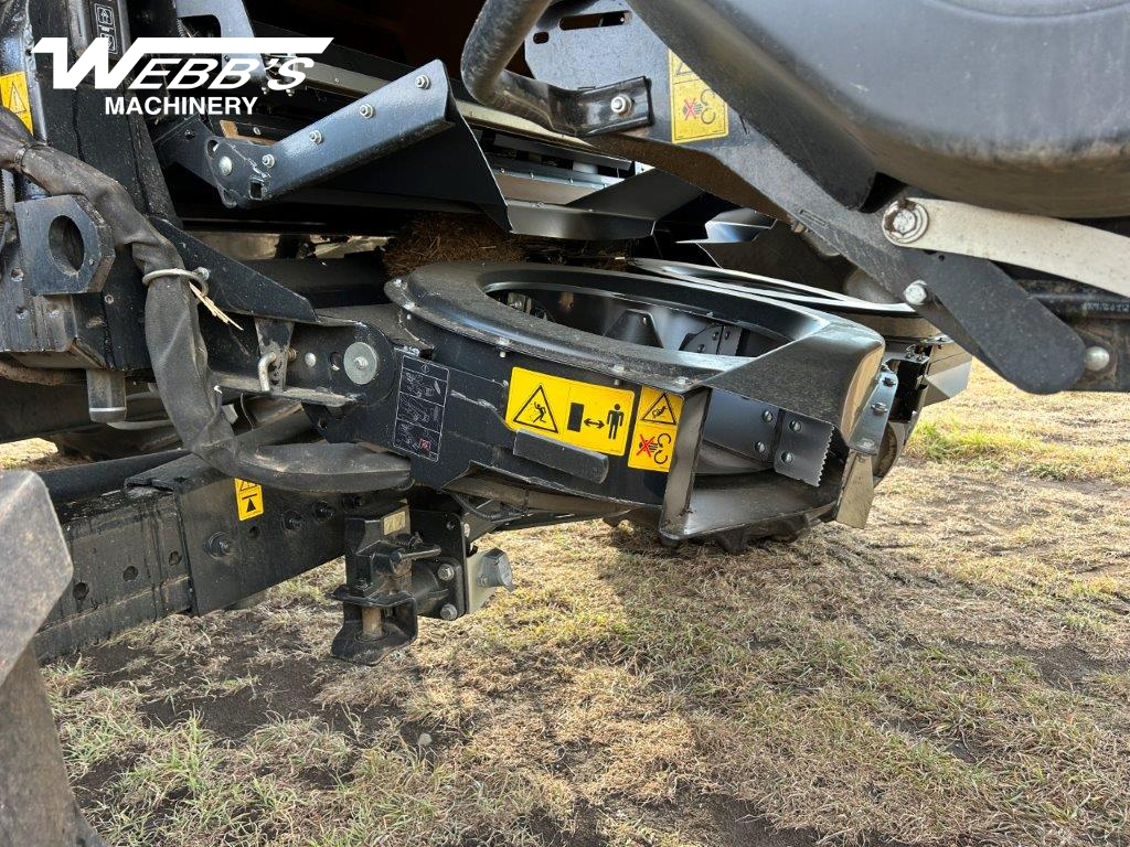 2025 New Holland CR10.90Z Combine