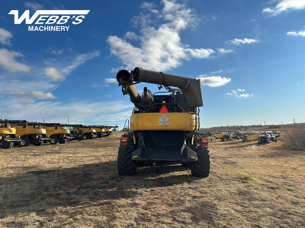 2025 New Holland CR10.90Z Combine
