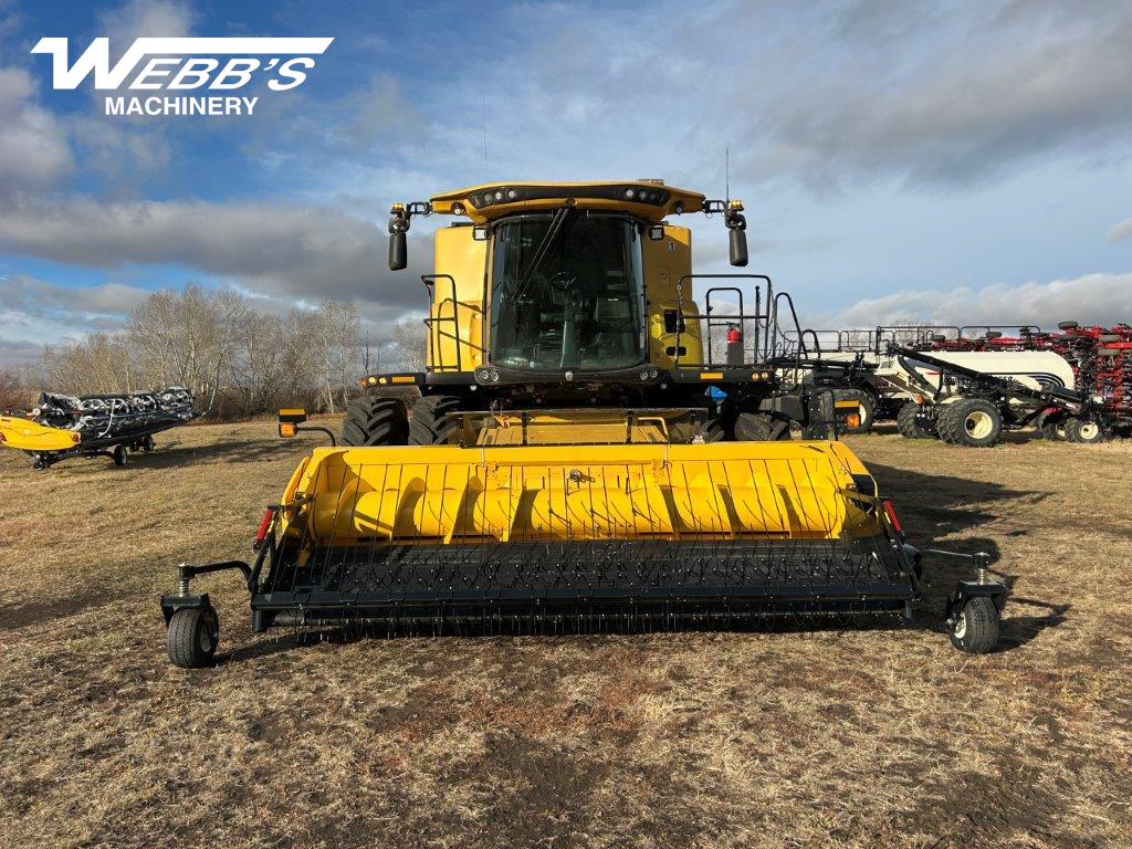 2025 New Holland CR10.90Z Combine