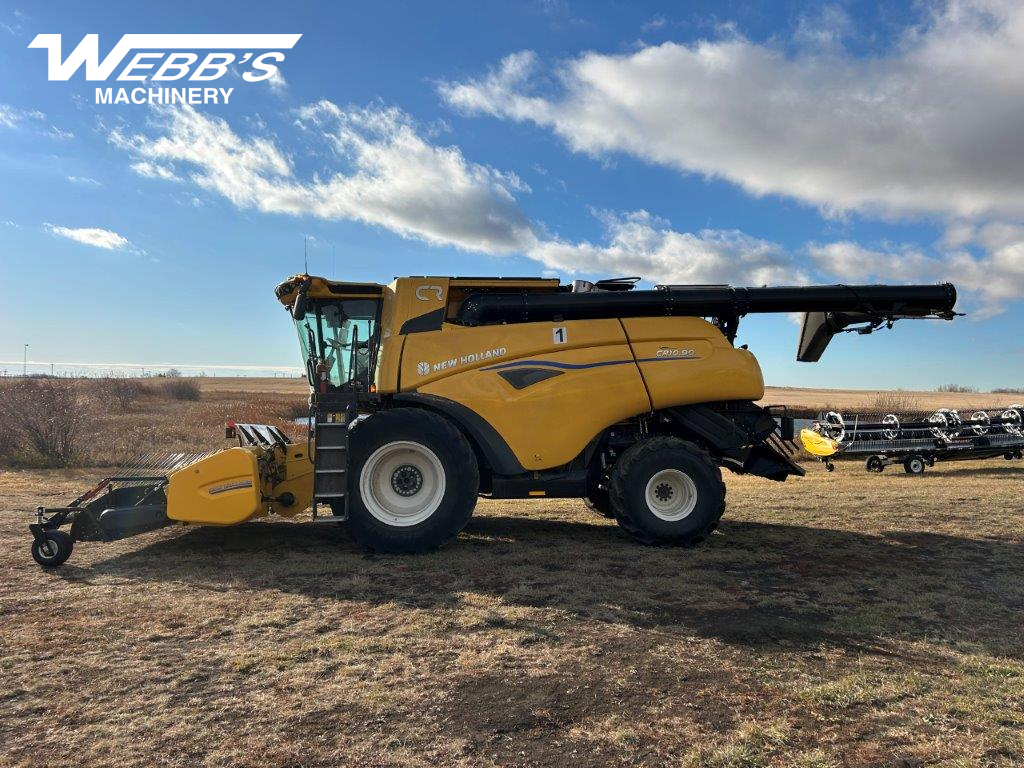 2025 New Holland CR10.90Z Combine