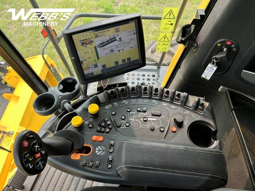 2020 New Holland CR8.90Z Combine
