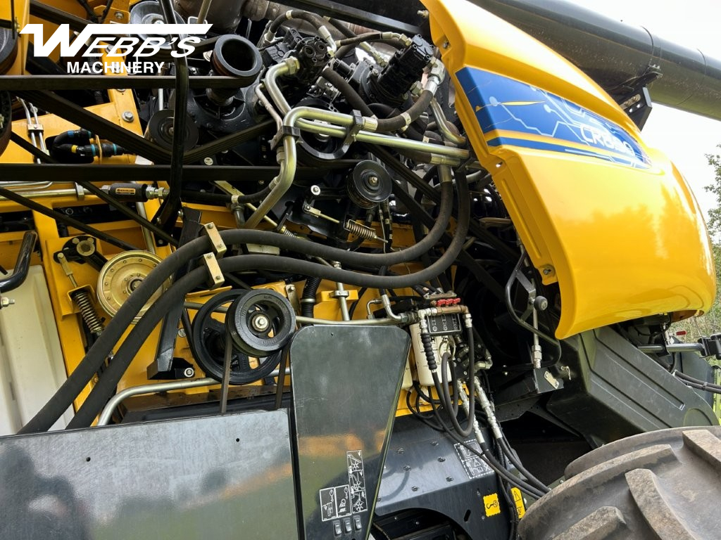 2020 New Holland CR8.90Z Combine