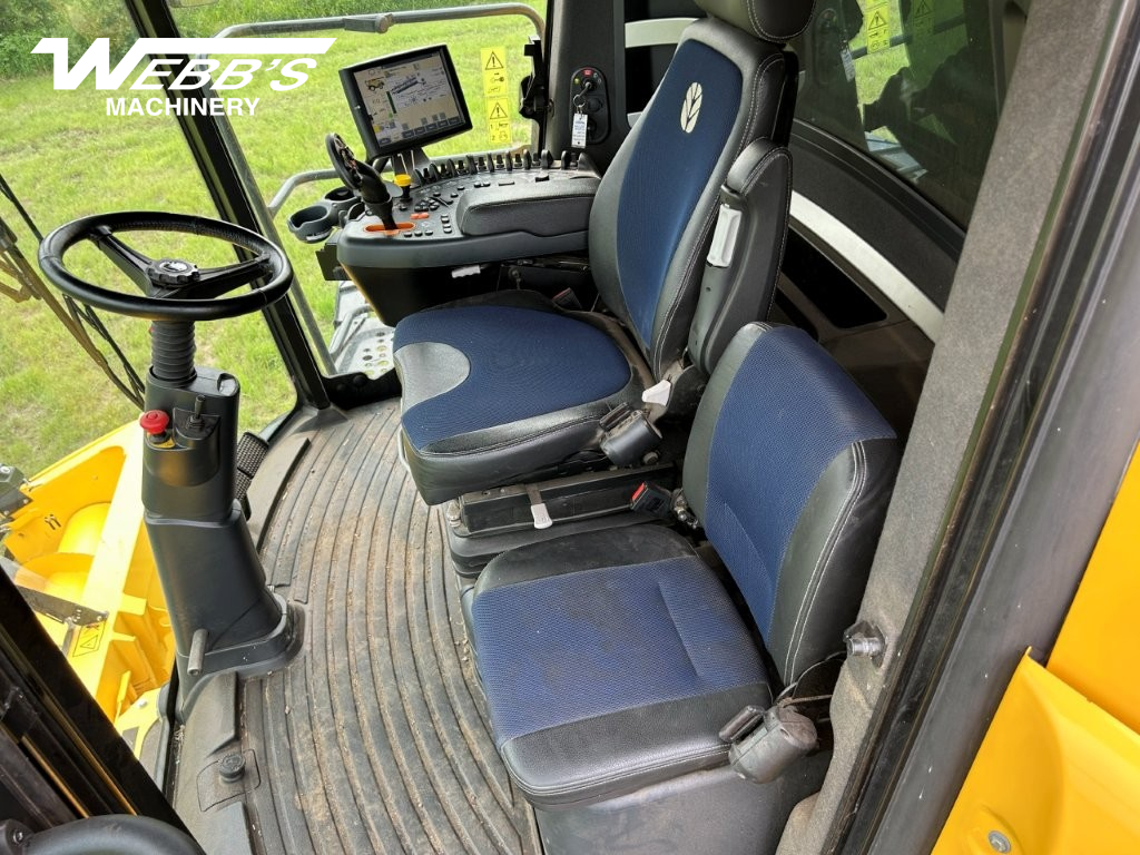 2020 New Holland CR8.90Z Combine