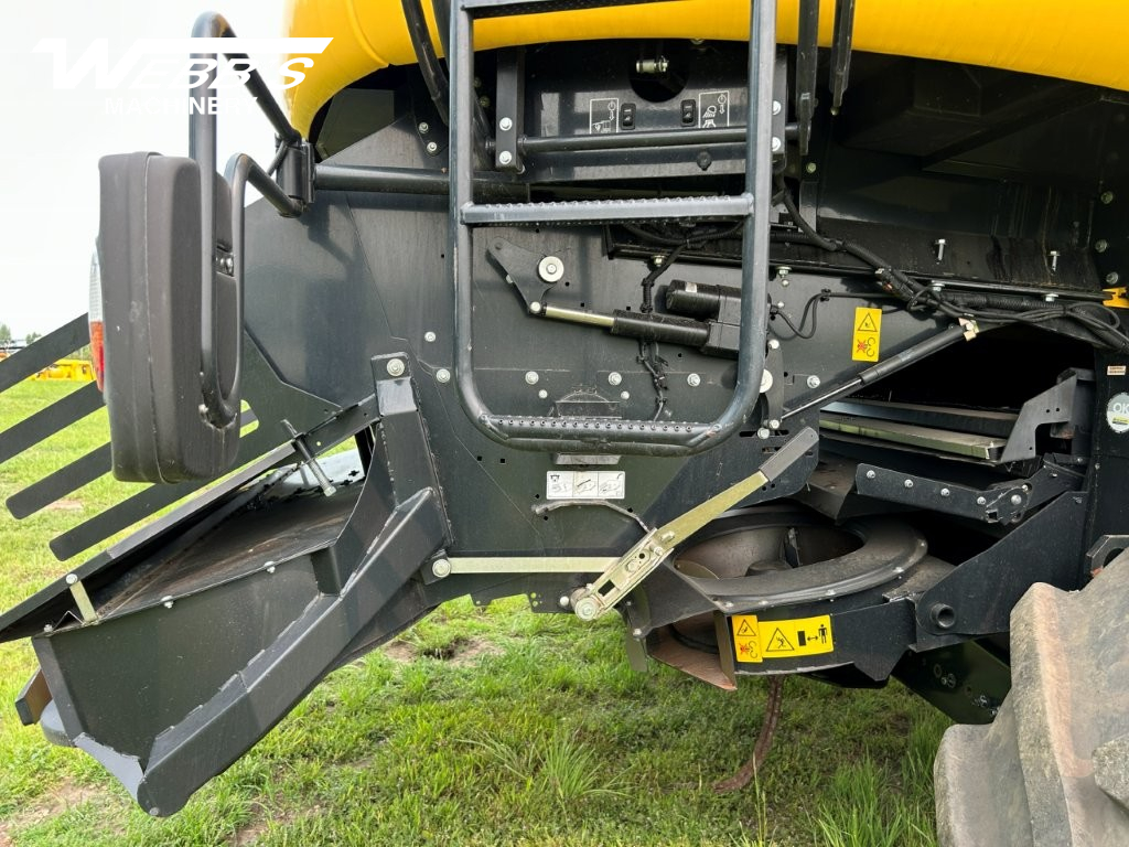 2020 New Holland CR8.90Z Combine