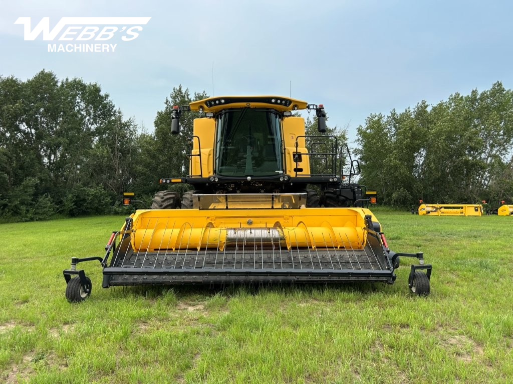 2020 New Holland CR8.90Z Combine