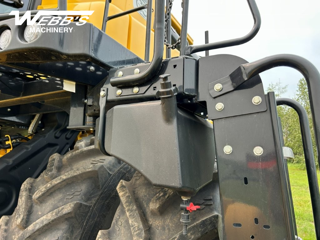 2020 New Holland CR8.90Z Combine