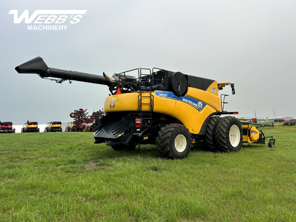 2020 New Holland CR8.90Z Combine