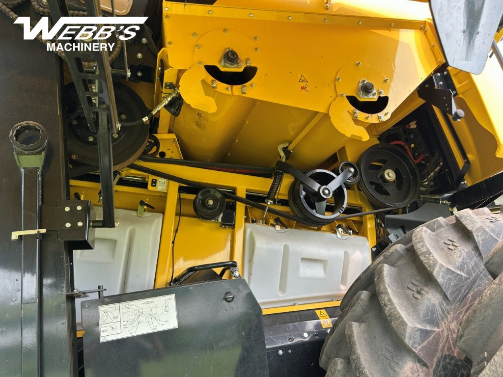 2020 New Holland CR8.90Z Combine